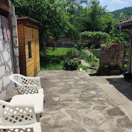 за гости роса Apartman Rosno