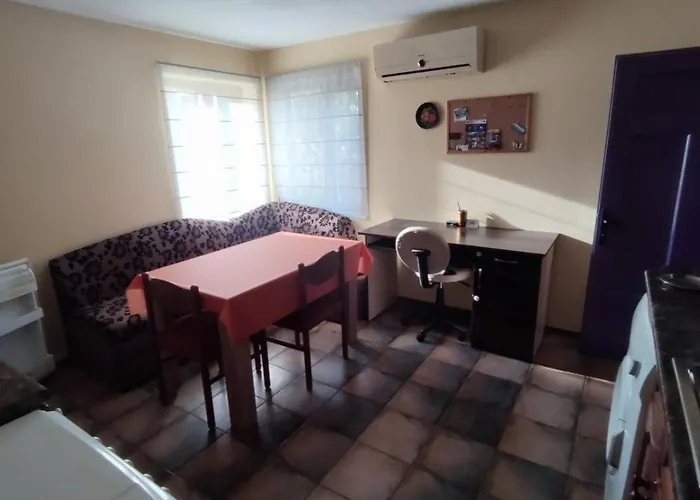 за гости роса * Rosno